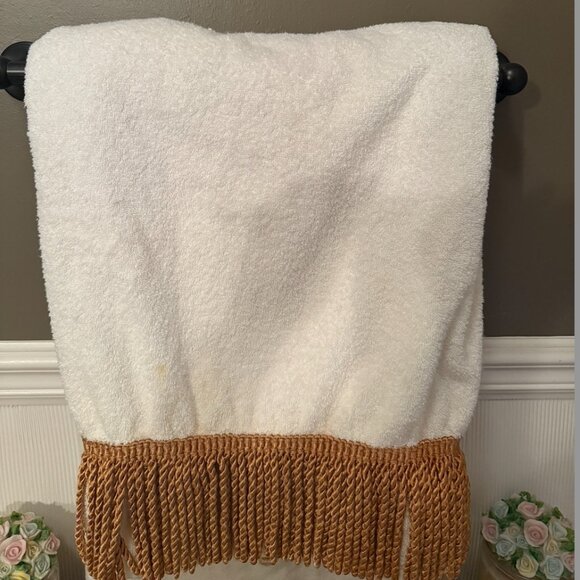 Stratford Homes Decorative Towels - Picture 2 of 5